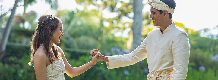 Exclusive Interview:  Kaitlyn Dever, Maxime Bouttier, And Lucas Bravo Of Ticket To Paradise image