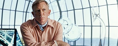 Daniel Craig Says Solving Glass Onion's Mystery Is Optional image